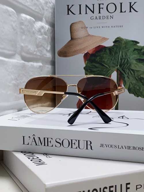 ルイヴィトンサングラス側面デザイン